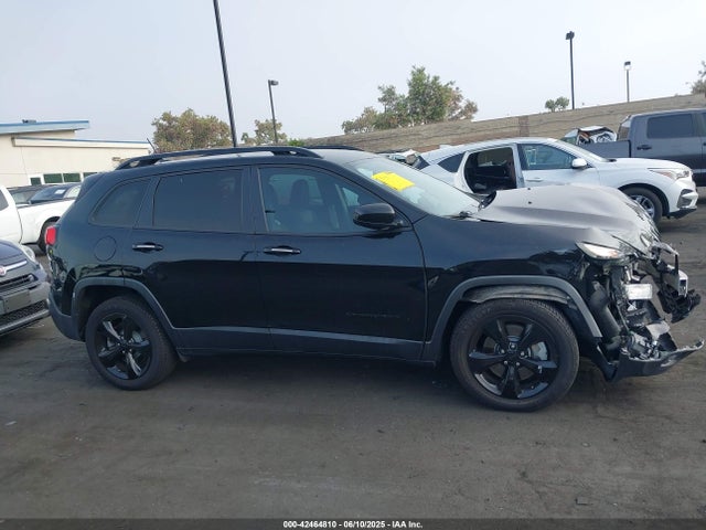 1C4PJLCXXJD556624 Jeep 2018