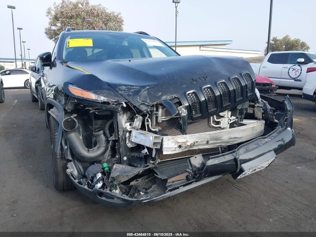 1C4PJLCXXJD556624 Jeep 2018