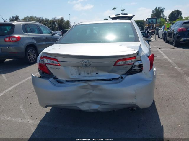 4T1BF1FK8EU418095 Toyota CAMRY SE