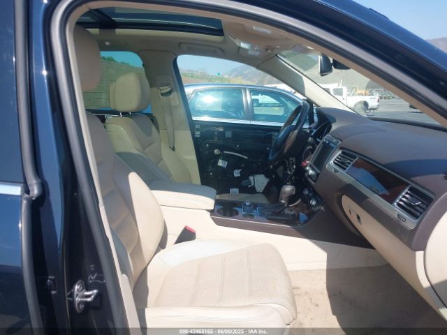 WVGEF9BP7GD010252 Volkswagen Touareg Vr6 Lux