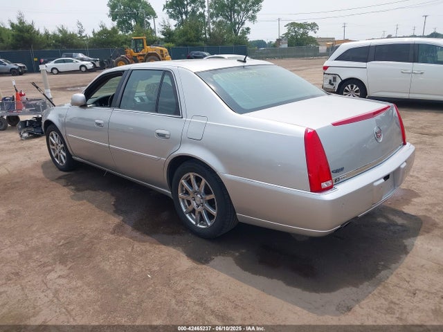 2008 CADILLAC DTS 1G6KD57928U109100 Photo 2