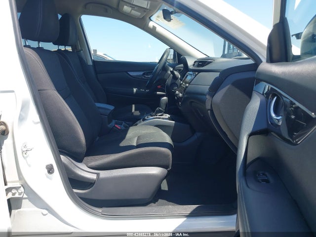 Nissan 2019 2019 KNMAT2MT7KP557140 Image 5