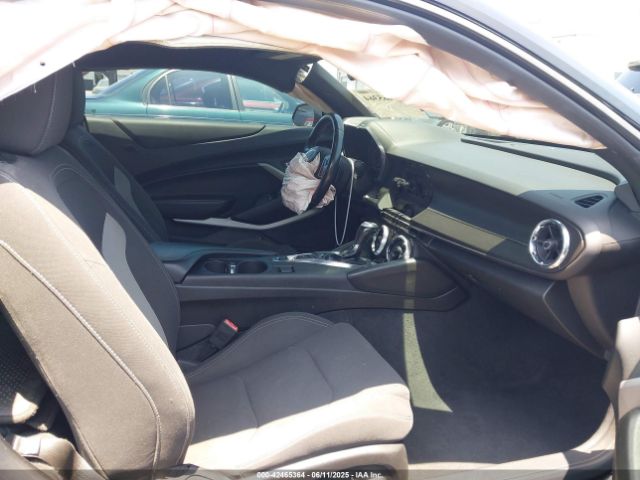 2018 CHEVROLET CAMARO 1G1FB1RX9J0155764 Photo 4
