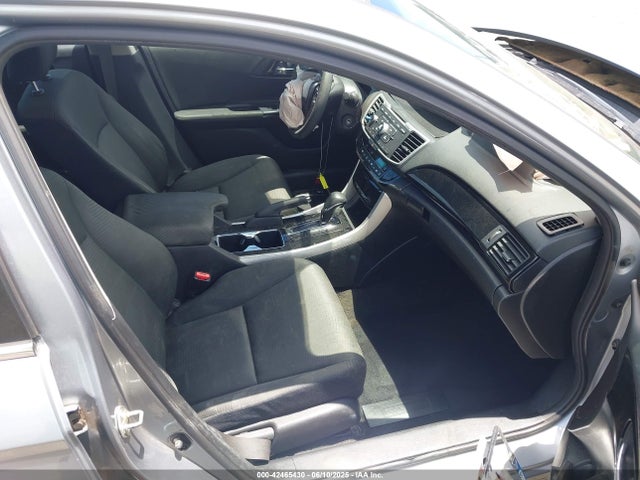 1HGCR2F37HA054709 Honda k24w1