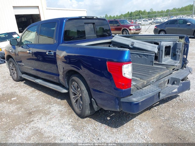 1N6AA1E68HN565628 Nissan 2017
