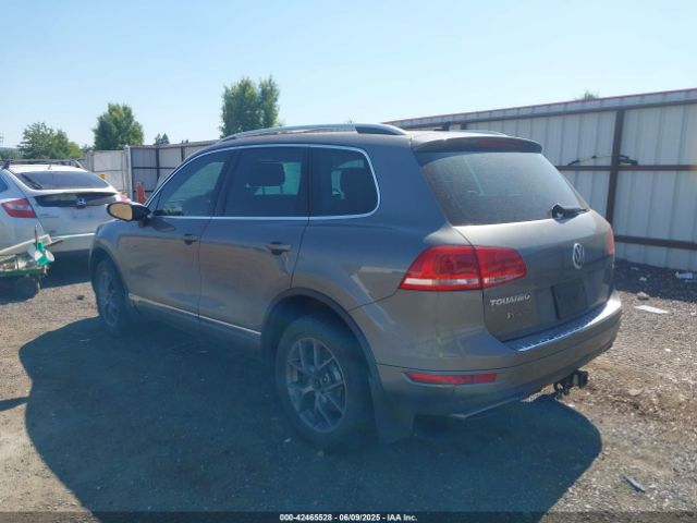 2014 VOLKSWAGEN TOUAREG WVGEP9BPXED005458 Photo 2