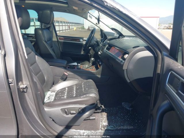 2014 VOLKSWAGEN TOUAREG WVGEP9BPXED005458 Photo 4
