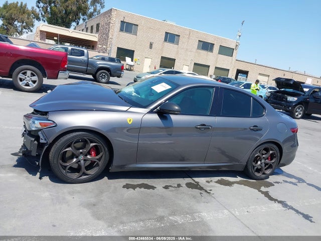 Alfa Romeo giulia (952) 2018 ZARFAECN9J7577376 Image 15