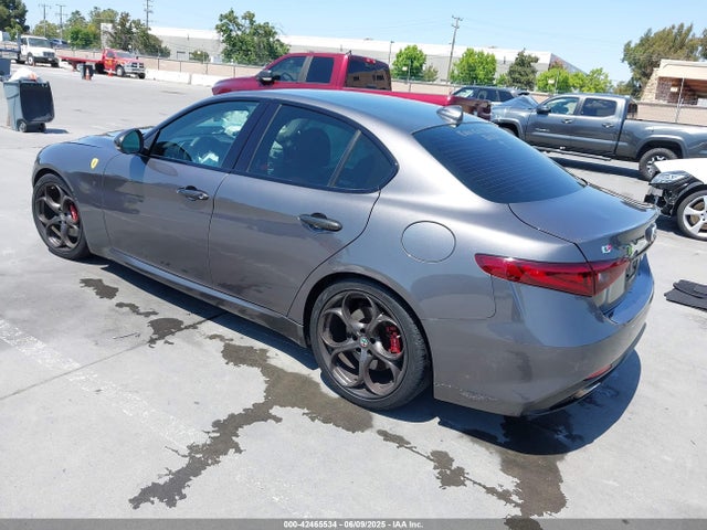 Alfa Romeo giulia (952) 2018 ZARFAECN9J7577376 Image 3