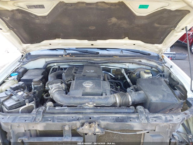1N6AD0ER8GN755827 Nissan 2016