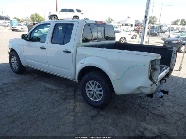 1N6AD0ER8GN755827 Nissan 2016