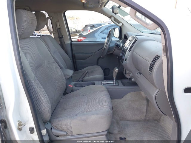 1N6AD0ER8GN755827 Nissan 2016