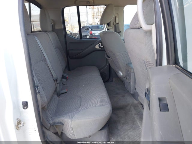 1N6AD0ER8GN755827 Nissan 2016