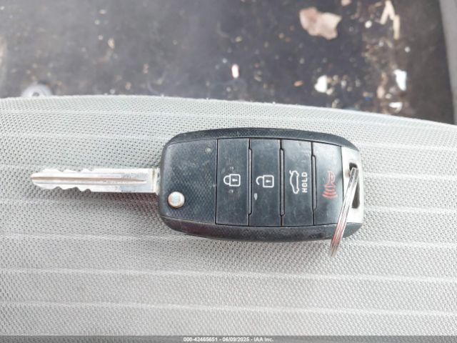 KNAFX4A65G5476917 KIA FORTE LX