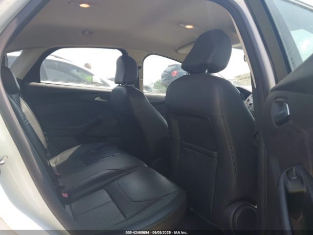 1FADP3F23FL374767 Ford FOCUS SE