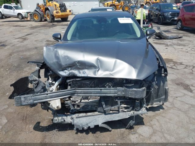 3FA6P0MU4KR241524 Ford 2019