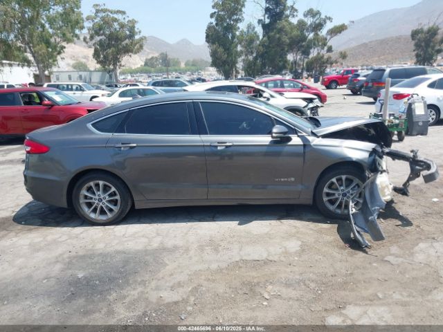 3FA6P0MU4KR241524 Ford 2019