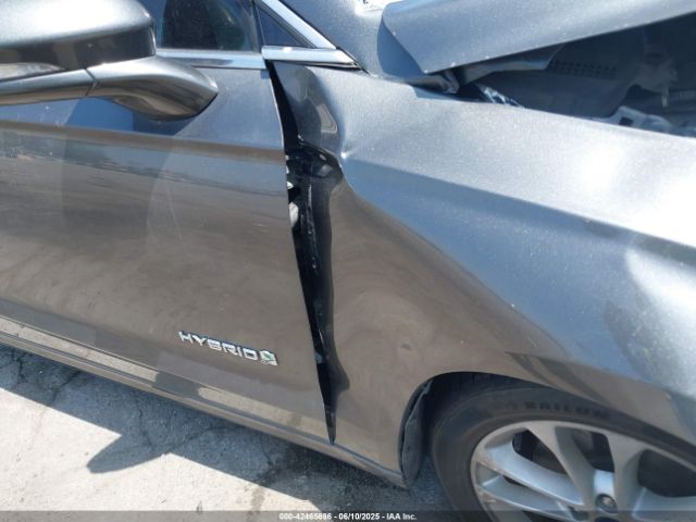 3FA6P0MU4KR241524 Ford 2019