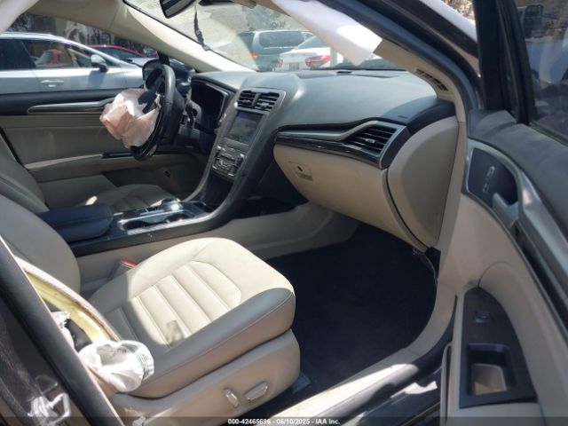 3FA6P0MU4KR241524 Ford 2019