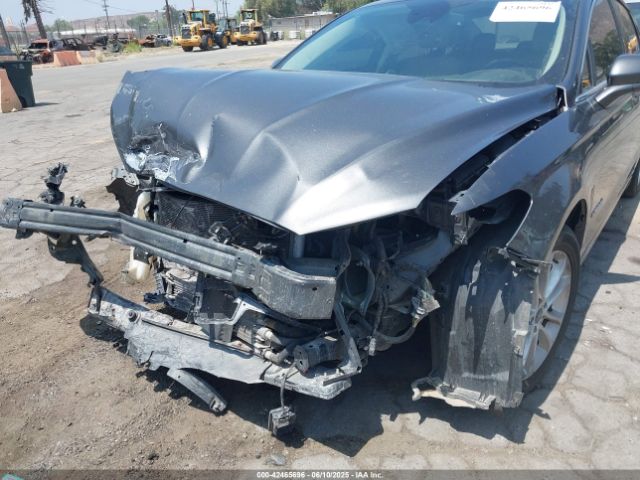 3FA6P0MU4KR241524 Ford 2019