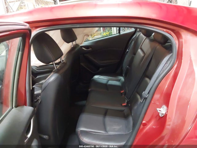 3MZBM1W74FM172025 Mazda pe