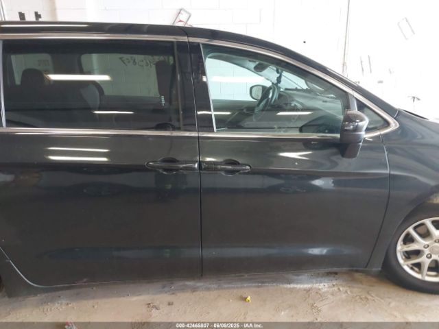 2C4RC1DG2HR744275 Chrysler Pacifica Touring
