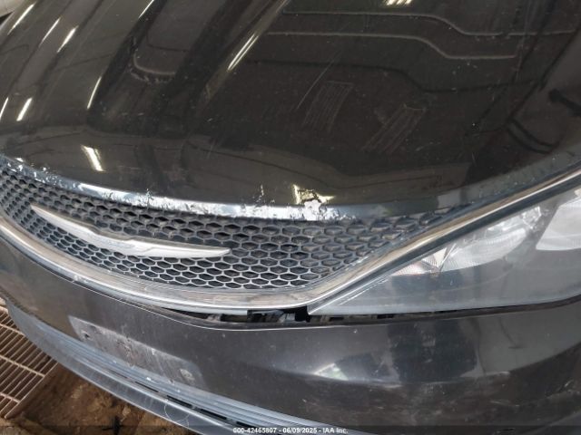 2C4RC1DG2HR744275 Chrysler Pacifica Touring