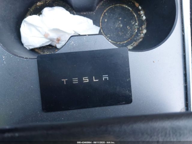 5YJ3E1EA4PF427022 Tesla MODEL 3