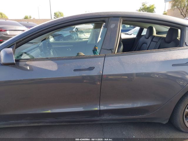 5YJ3E1EA4PF427022 Tesla MODEL 3