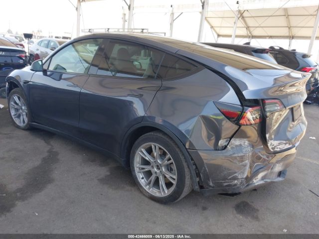 2023 TESLA MODEL Y 7SAYGAEE9PF743795 Photo 2
