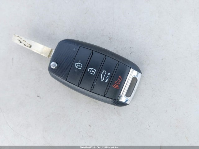 3KPA24AD8ME403647 KIA gamma ii