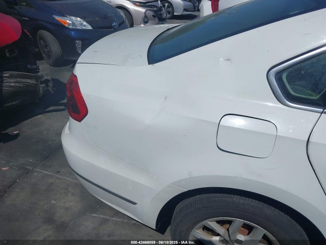 1VWAT7A3XGC036460 Volkswagen 2016