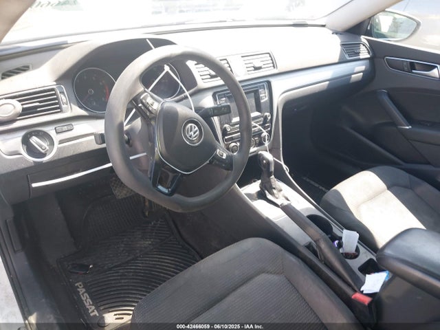 1VWAT7A3XGC036460 Volkswagen 2016