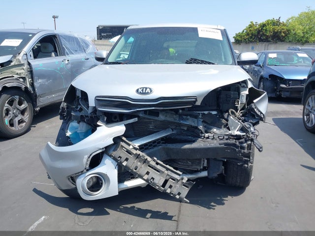 KIA g 2018 KNDJP3A50J7538010 Image 11
