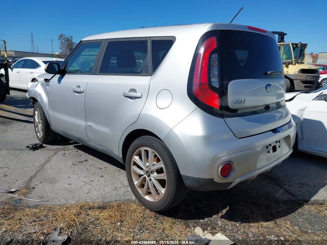 KIA g 2018 KNDJP3A50J7538010 Image 3