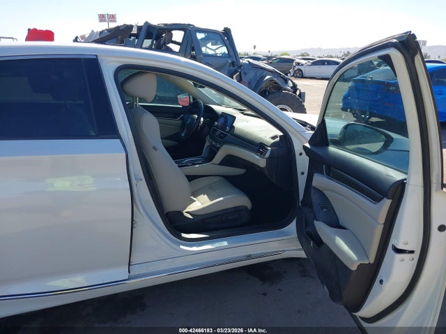 1HGCV3F93MA000789 Honda Accord Hybrid Touring