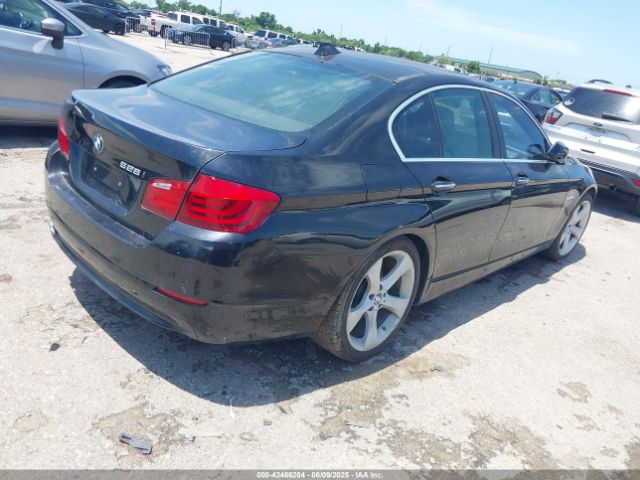 2011 BMW 528I WBAFR1C56BC744648 Photo 3