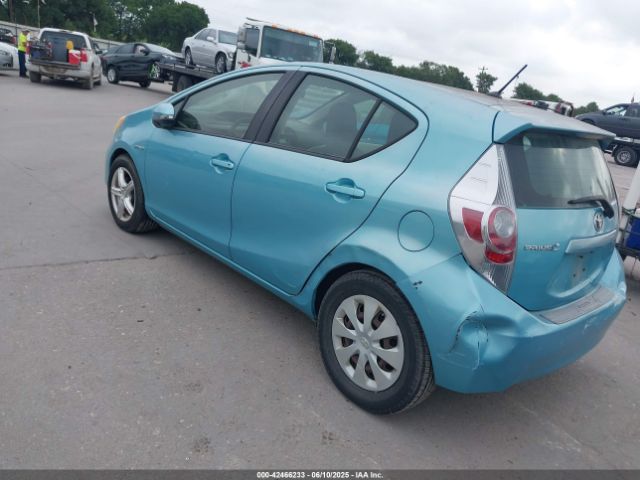 2012 TOYOTA PRIUS C JTDKDTB33C1021767 Photo 2