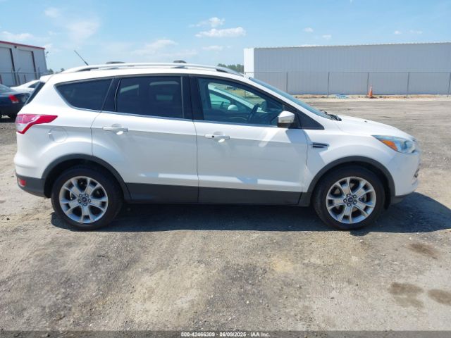 1FMCU9JX2GUC60514 Ford Escape Titanium