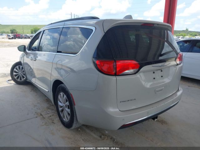 2017 CHRYSLER PACIFICA 2C4RC1BGXHR607796 Photo 2
