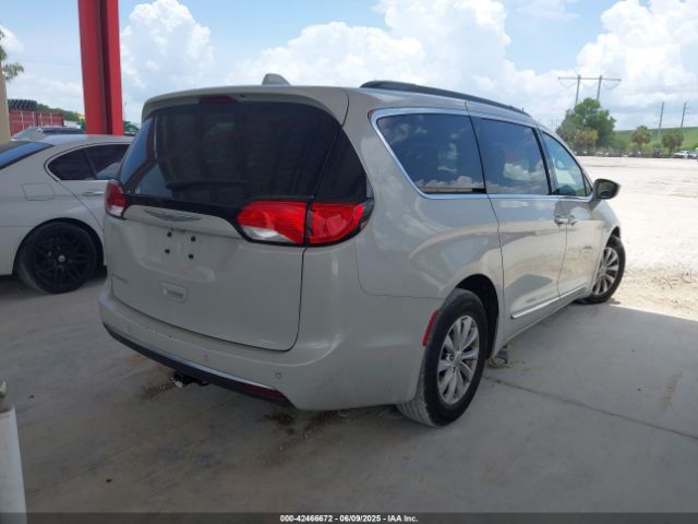 2017 CHRYSLER PACIFICA 2C4RC1BGXHR607796 Photo 3