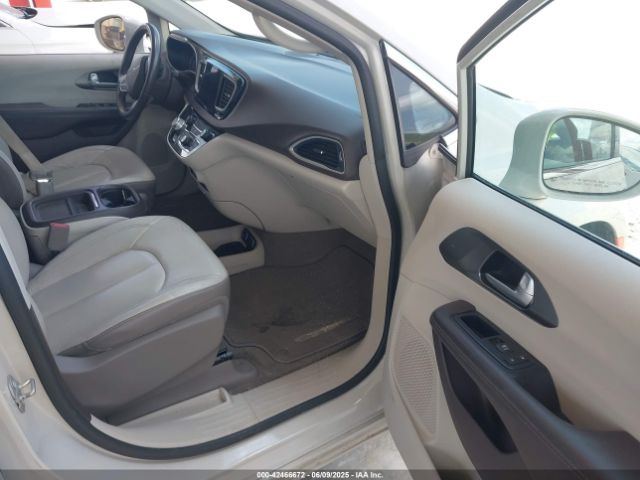 2017 CHRYSLER PACIFICA 2C4RC1BGXHR607796 Photo 4