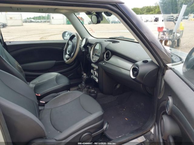 2009 MINI COOPER CLUBMAN WMWML33569TX36239 Photo 4