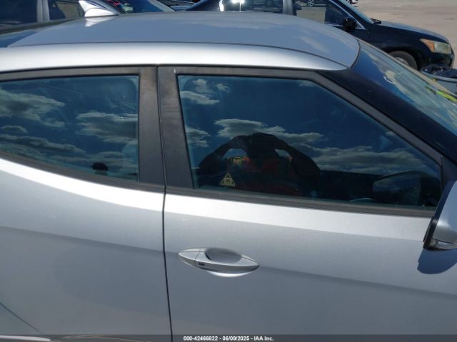 KMHTC6AE6GU291555 Hyundai Veloster Turbo