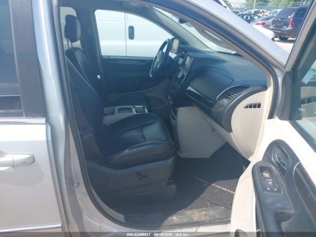 2011 CHRYSLER TOWN & COUNTRY 2A4RR8DG4BR745842 Photo 4
