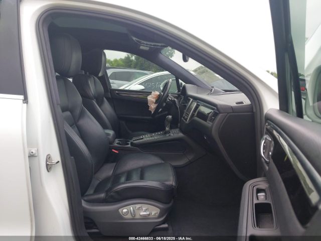 2015 PORSCHE MACAN WP1AF2A5XFLB93921 Photo 4