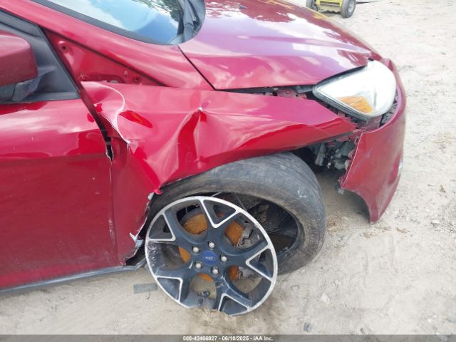 1FADP3K24EL367945 Ford FOCUS SE