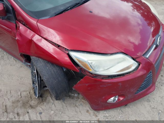 1FADP3K24EL367945 Ford FOCUS SE