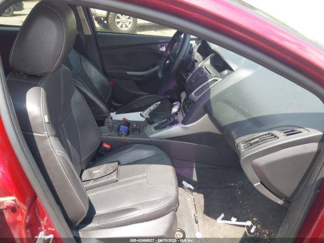 1FADP3K24EL367945 Ford FOCUS SE