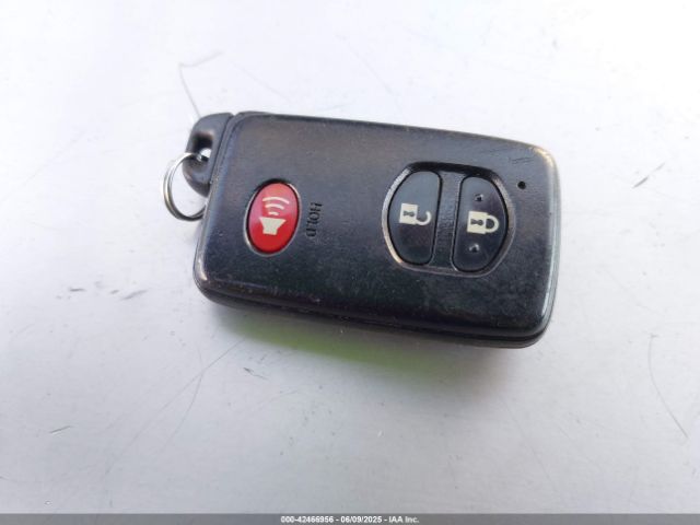 JTDKN3DU4F0453555 Toyota Prius Two